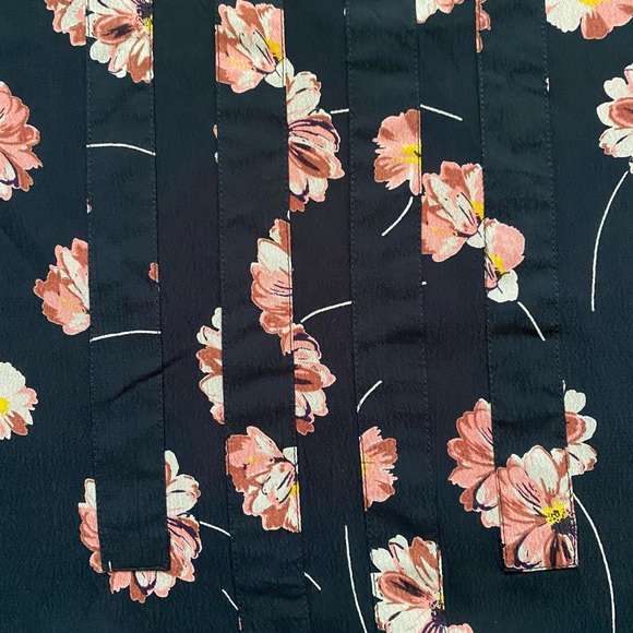 Lovely floral blouse - Picture 3 of 4